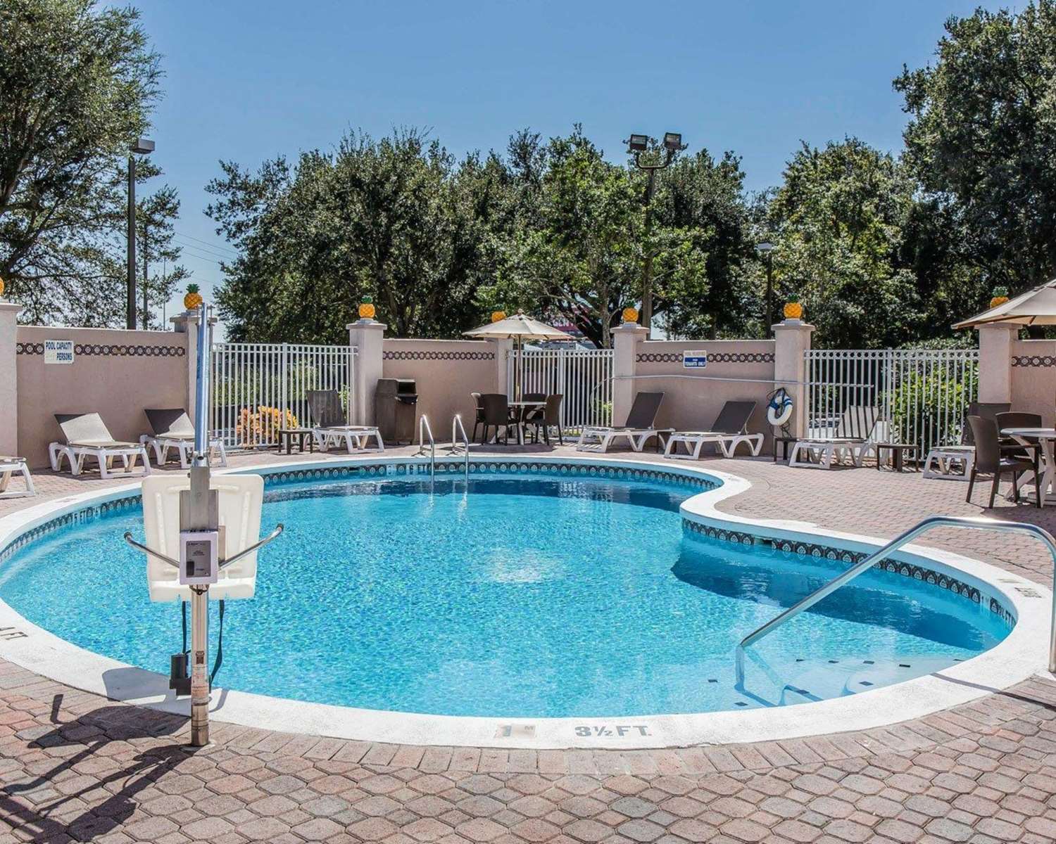 Comfort Inn & Suites Lakeland North I-4 40/40