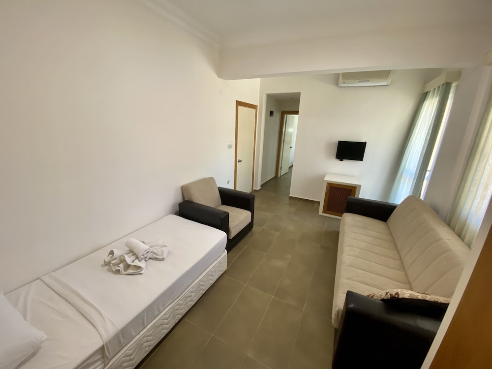 Diana Suite 23/47
