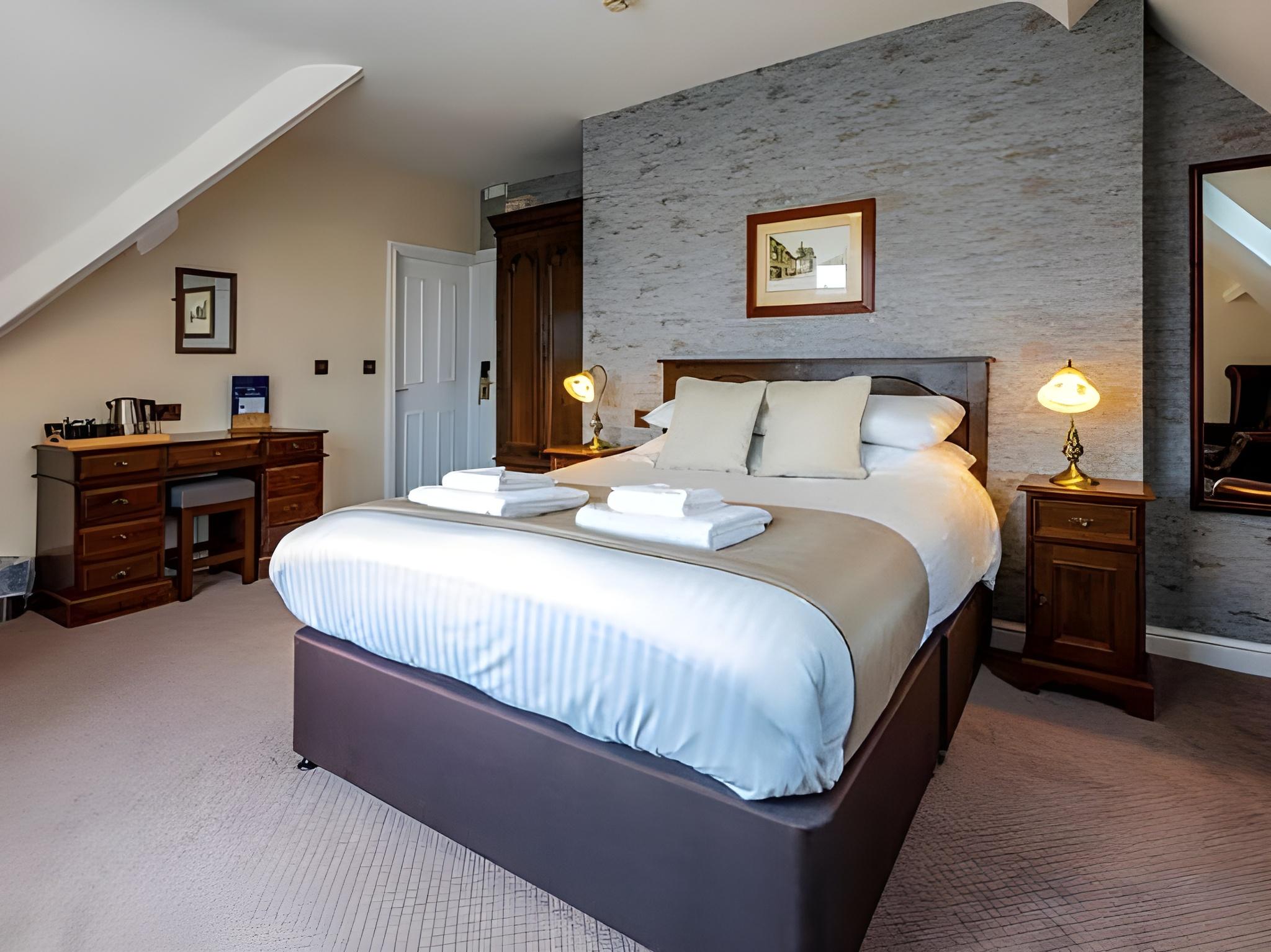 Executive, King Bed