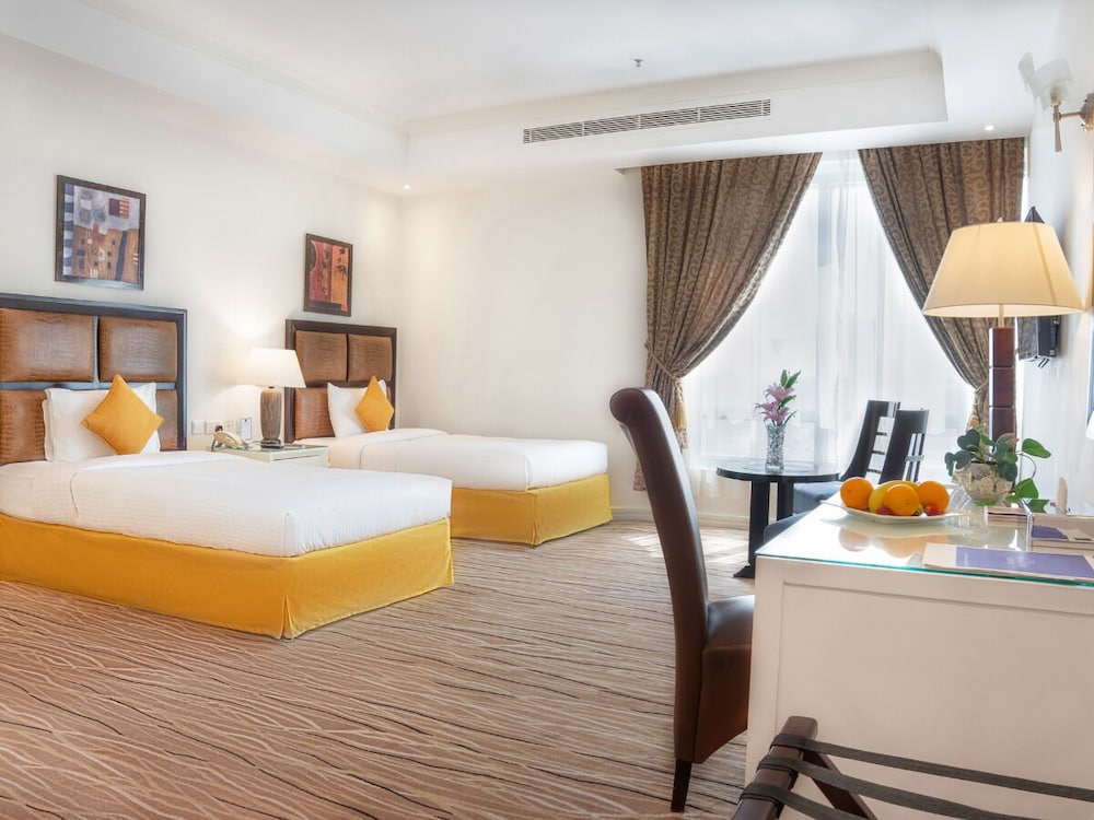 DELUXE, TWIN BEDS