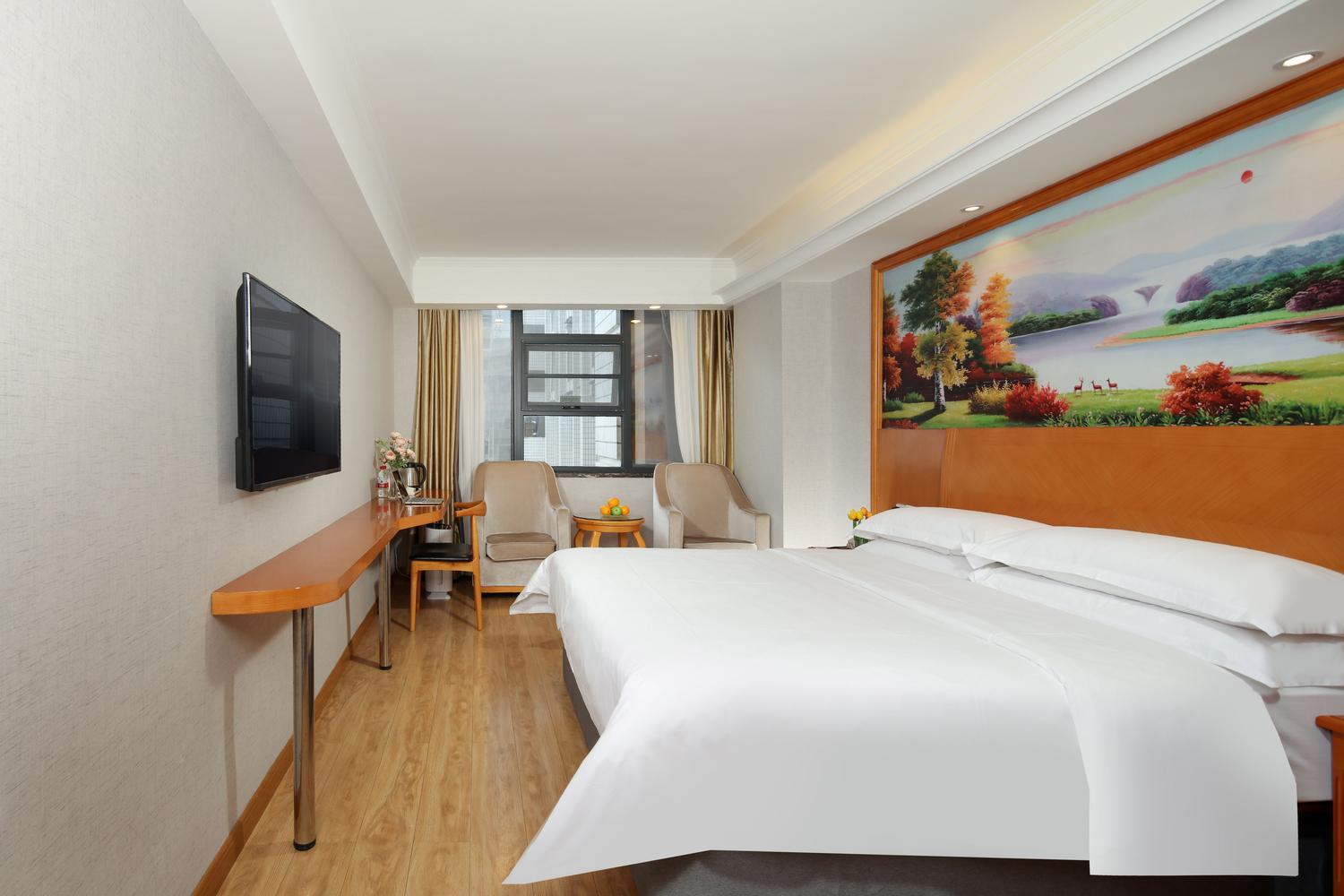 Vienna Hotel (Chengdu Chunxi Road Tianfu Square Metro Station) 16/33