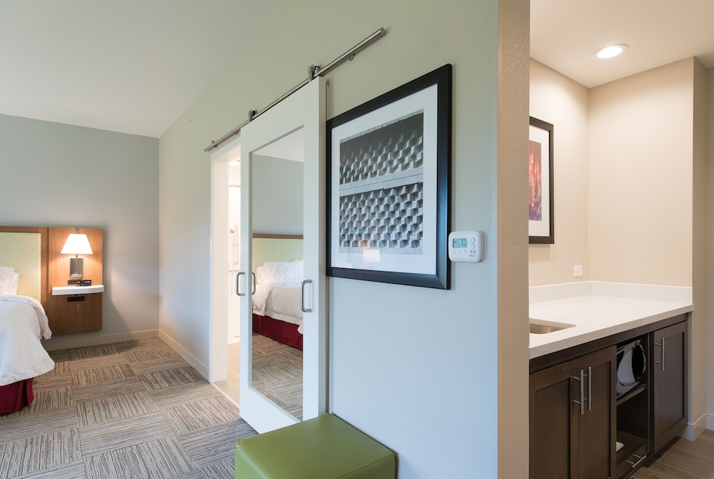 Hampton Inn Suites Lexington Sc 24/39