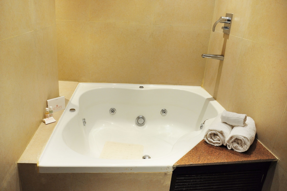 Senses Hotel 35/73