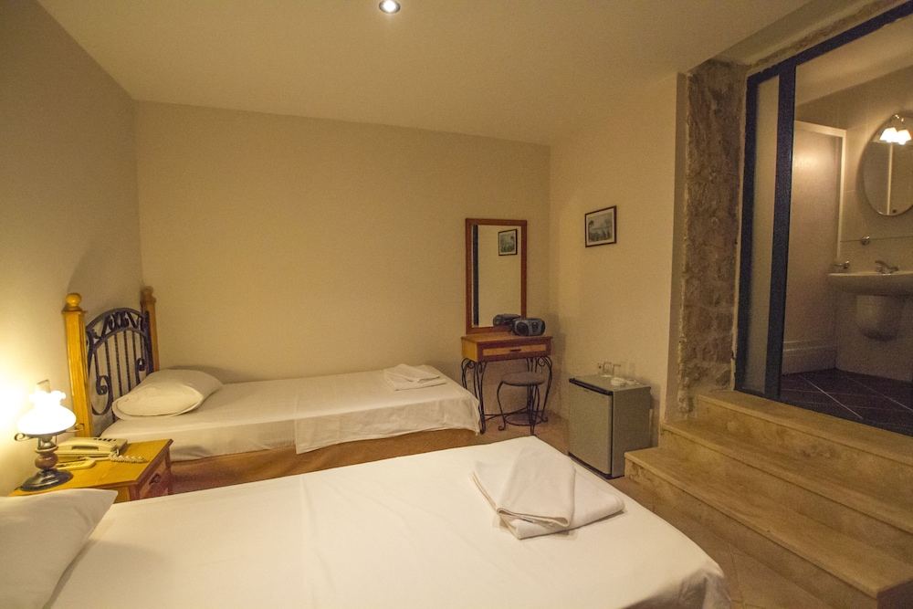 KULUBE HOTEL 16/50