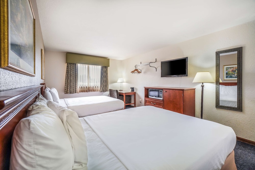 Americas Best Value Inn Marquette 23/46