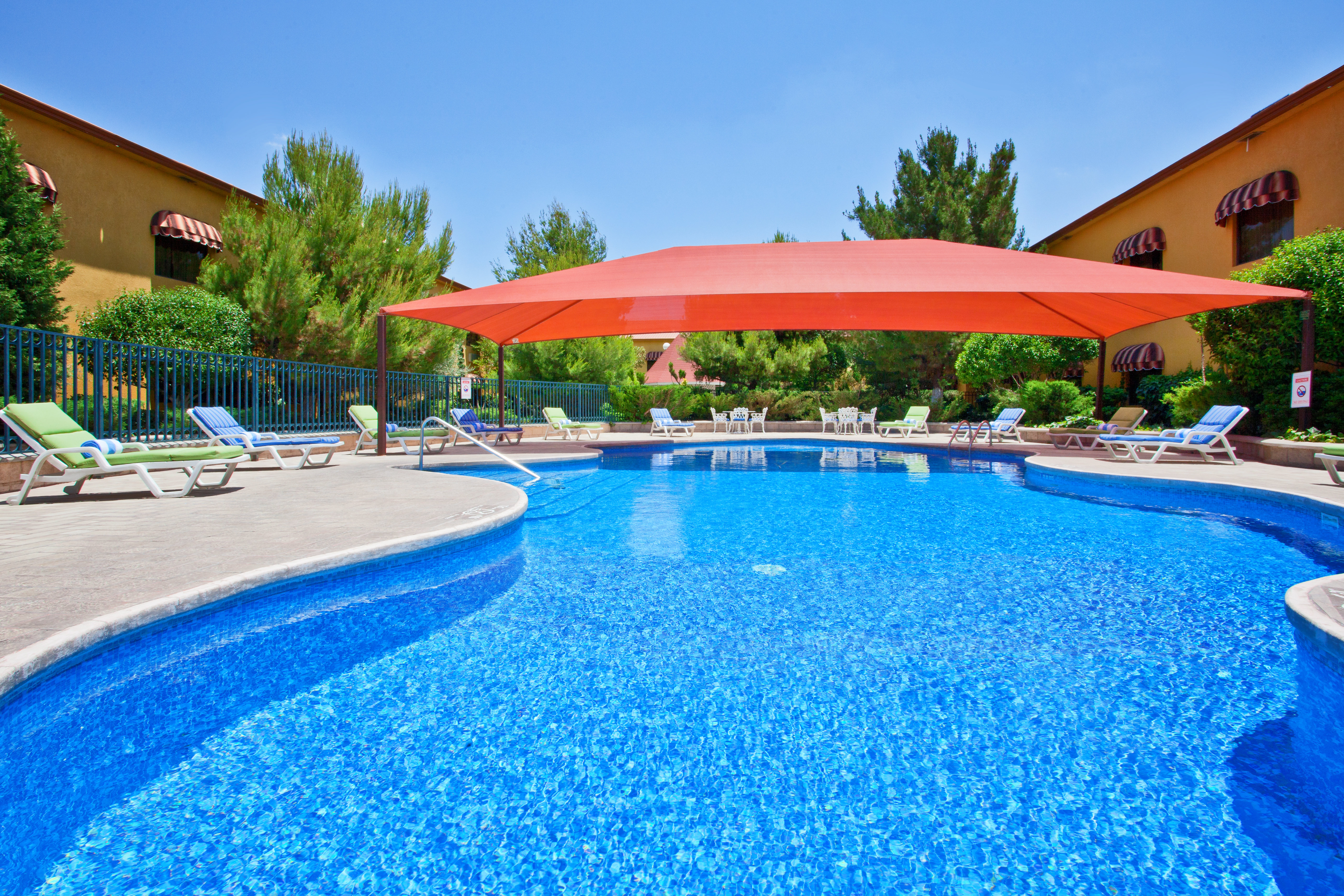Holiday Inn Express Chihuahua 30/32
