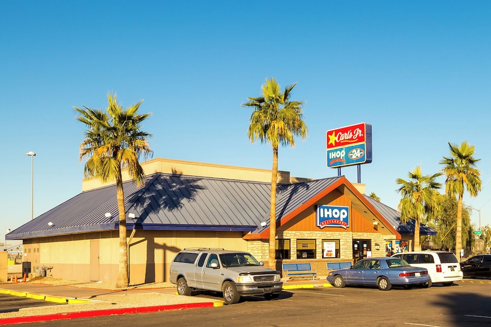Travelers Inn 41/48