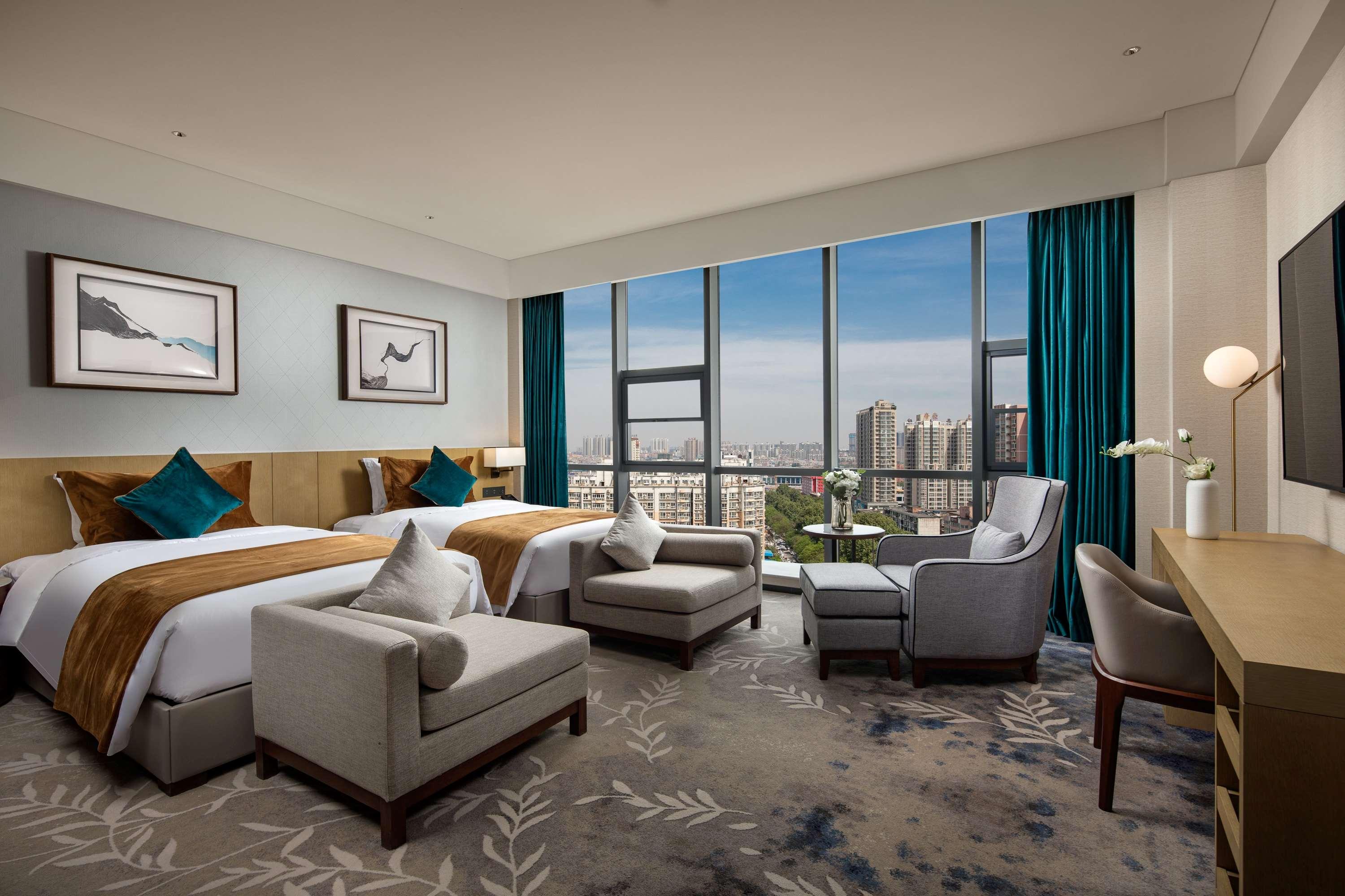 Ramada By Wyndham Luoyang Downtown 16/61