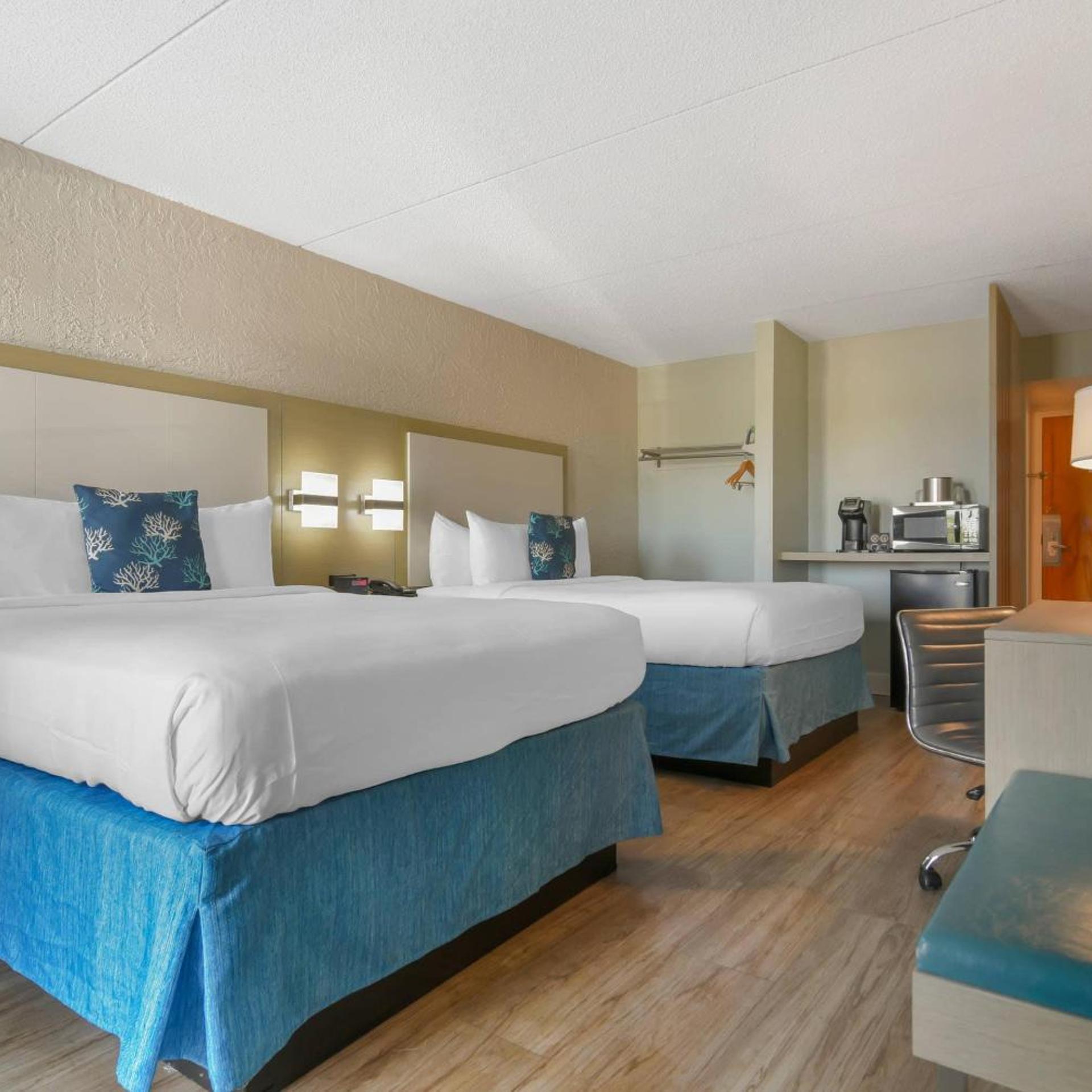 Room, 2 Queen Beds, City View