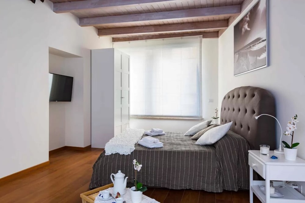 The Sistina Suite 22/46