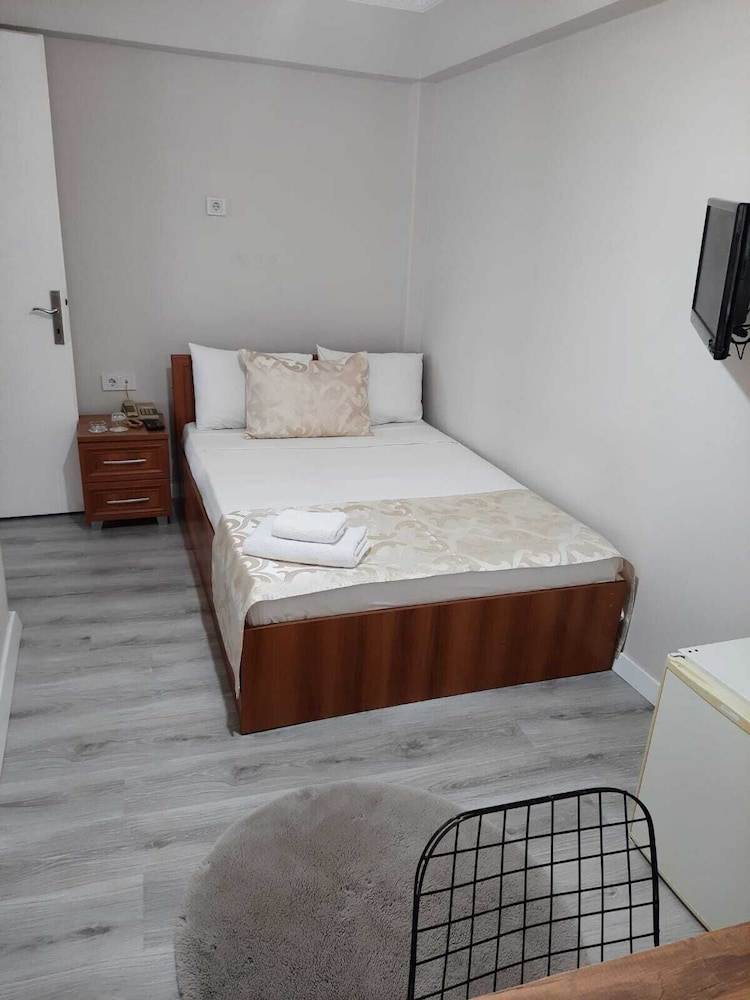 Grand Desi Hotel 8/50