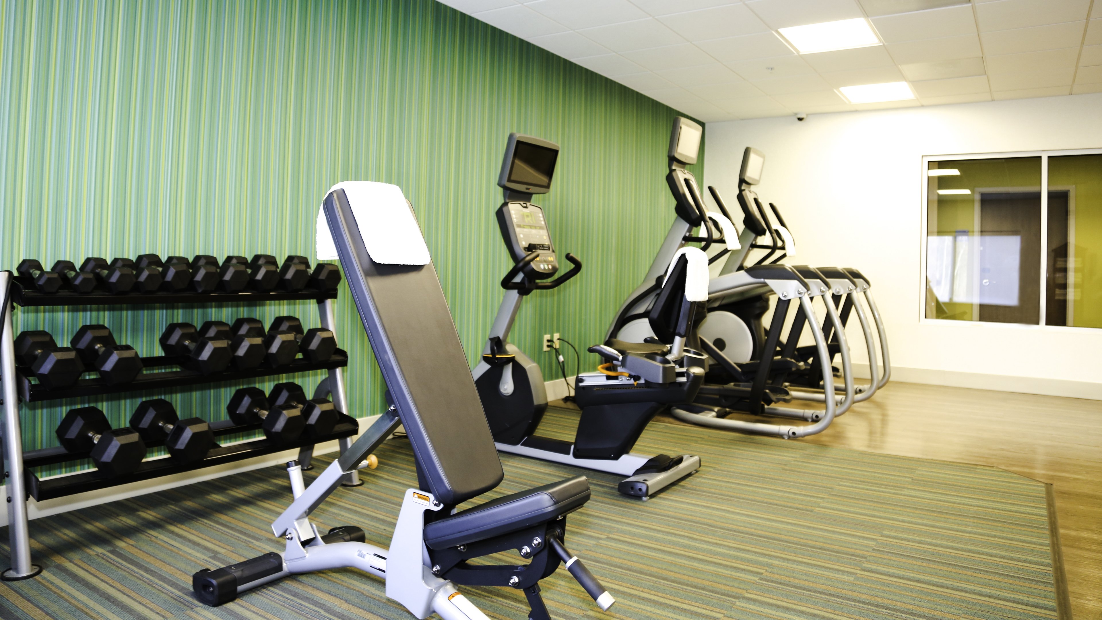 Holiday Inn Express And Suites Kingston Ulster 34/44