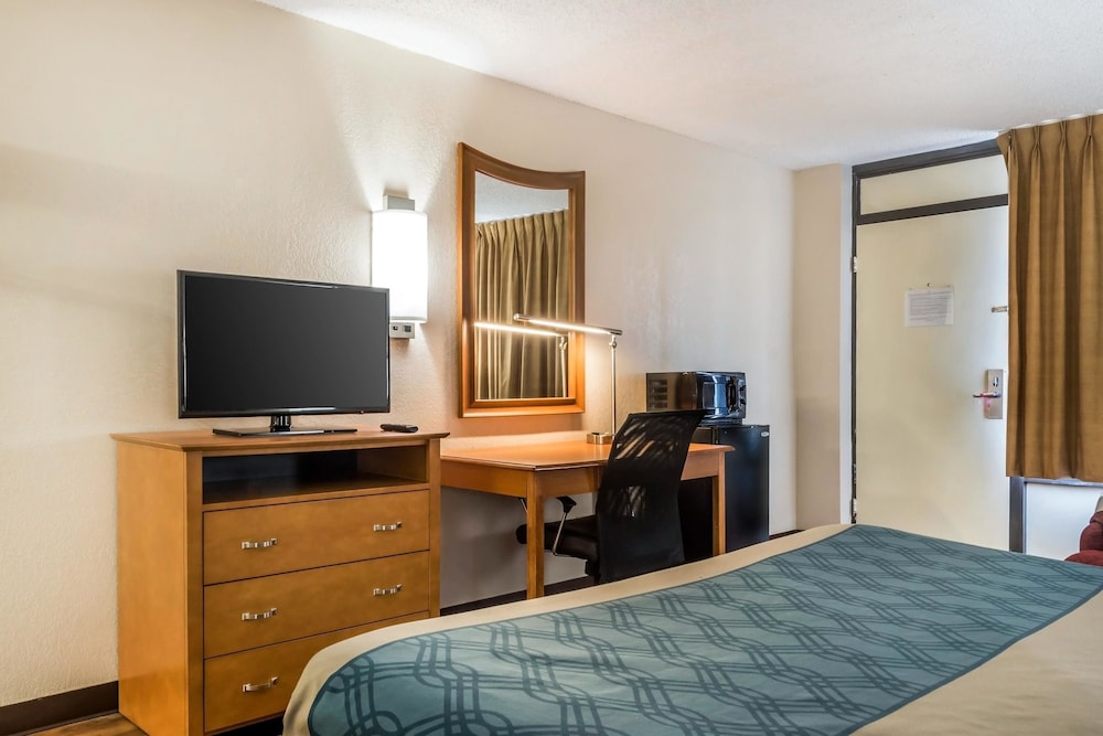 Econo Lodge Live Oak, FL 20/35