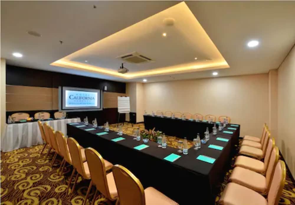 Hotel California Bandung 37/42