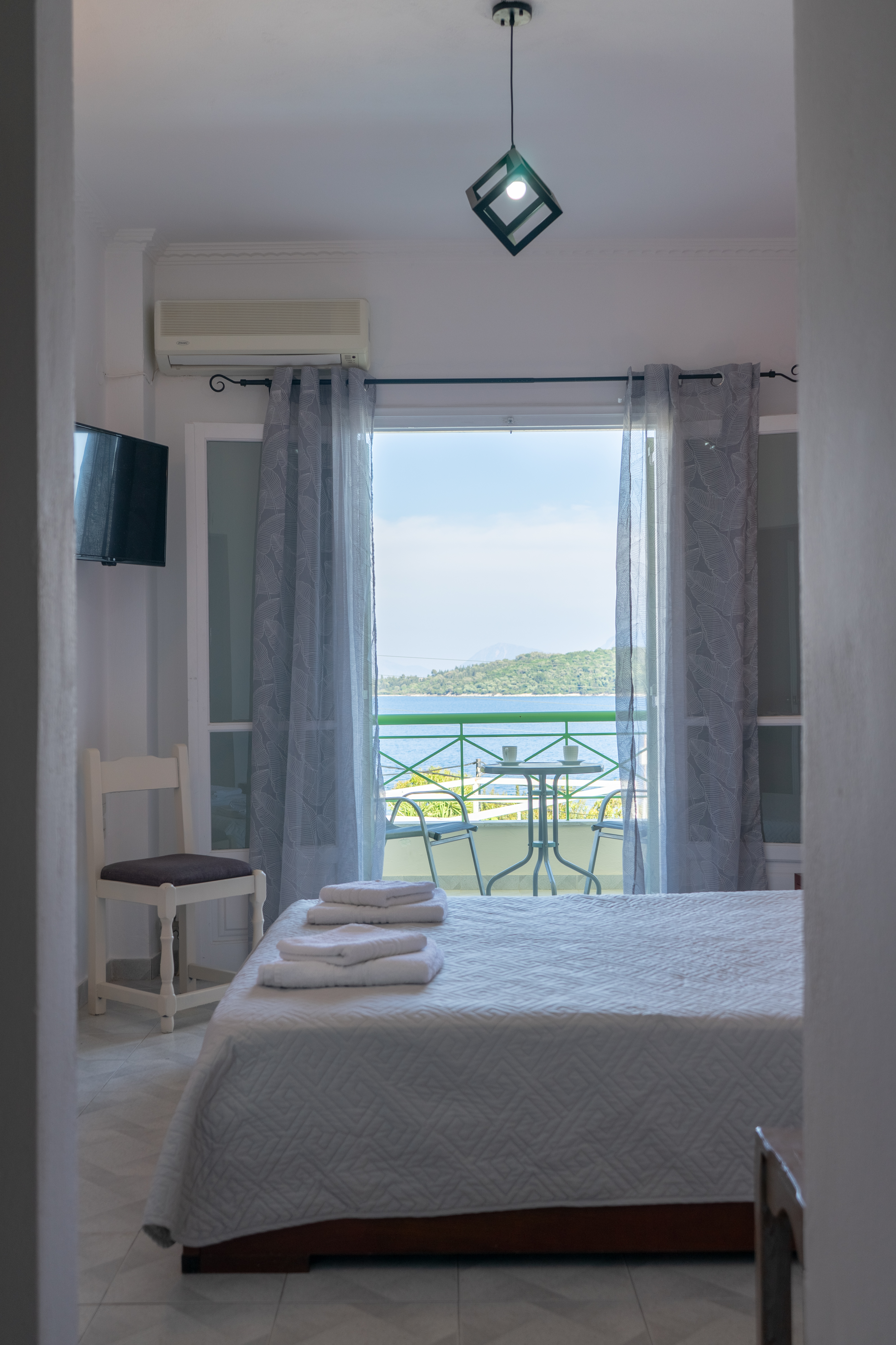 Tropicana Inn 7/50