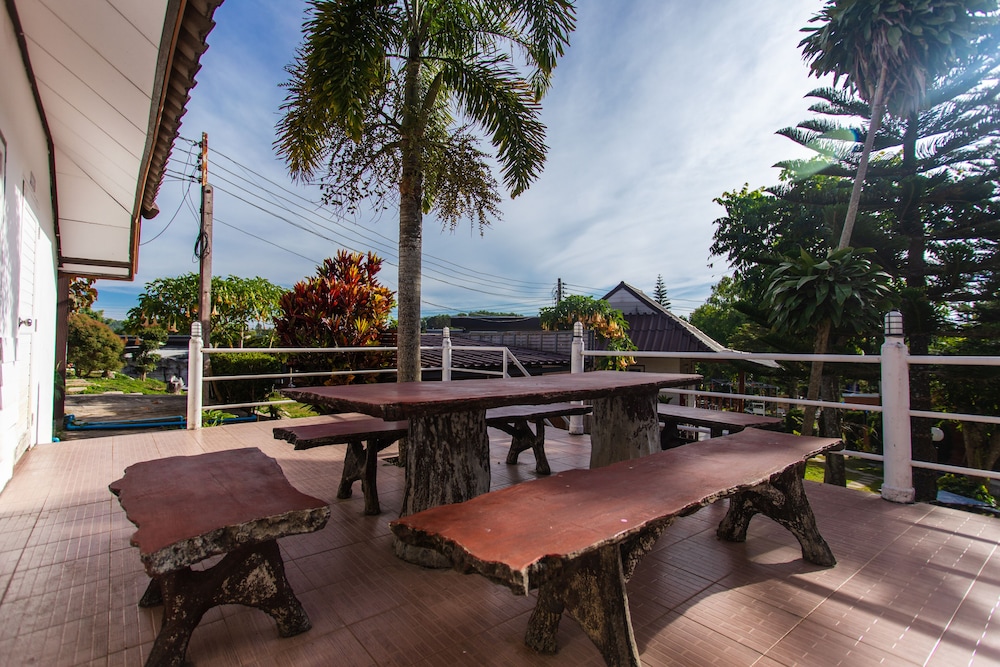 Mossview Resort 11/72