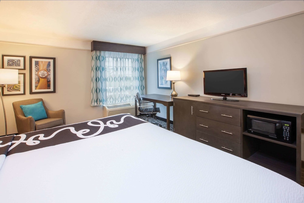 La Quinta Inn & Suites by Wyndham Cincinnati Airpt Florence 9/47