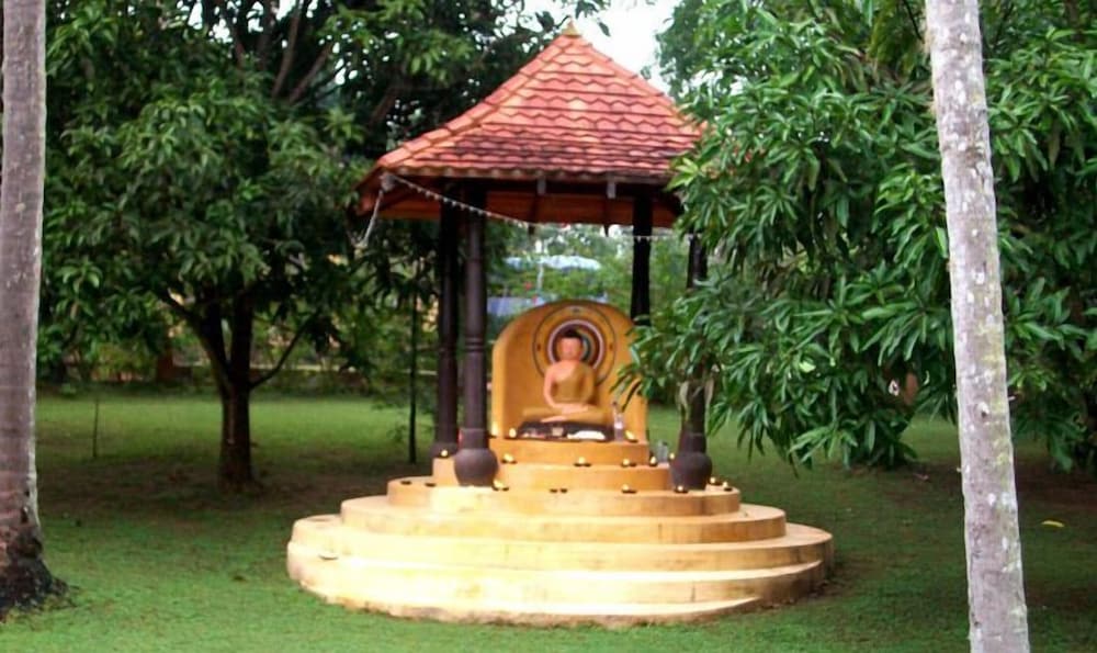 Eva Lanka Hotel 54/58