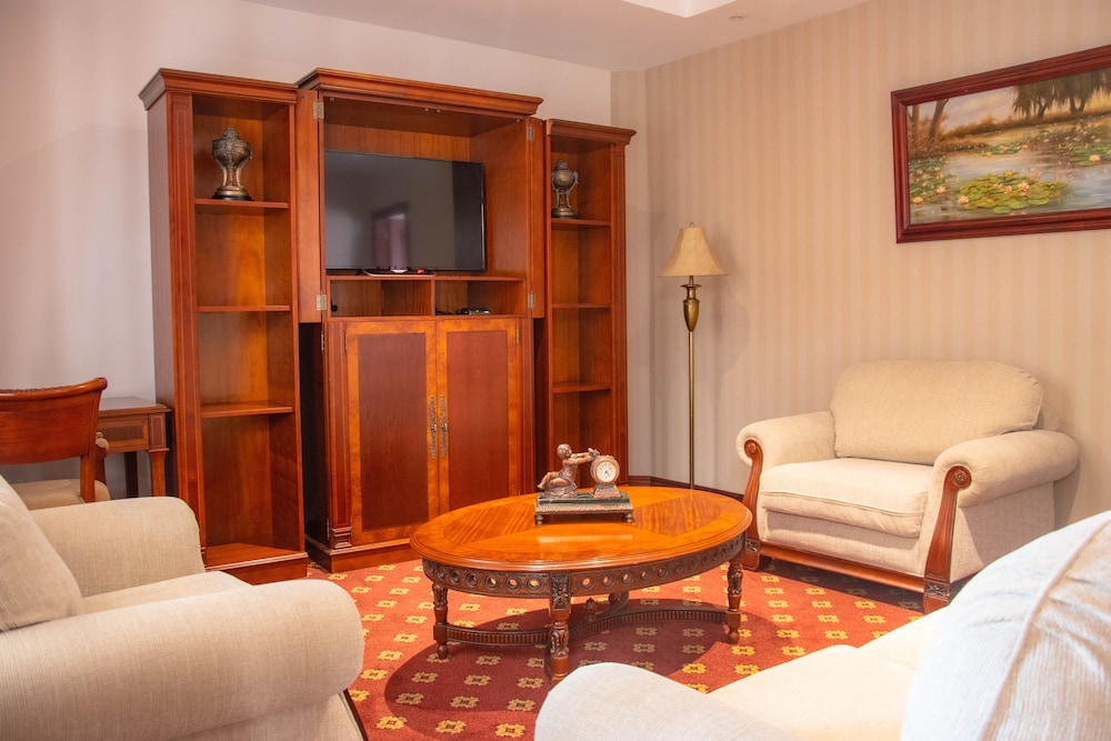 Grand Victoria Boutique Hotel 51/69