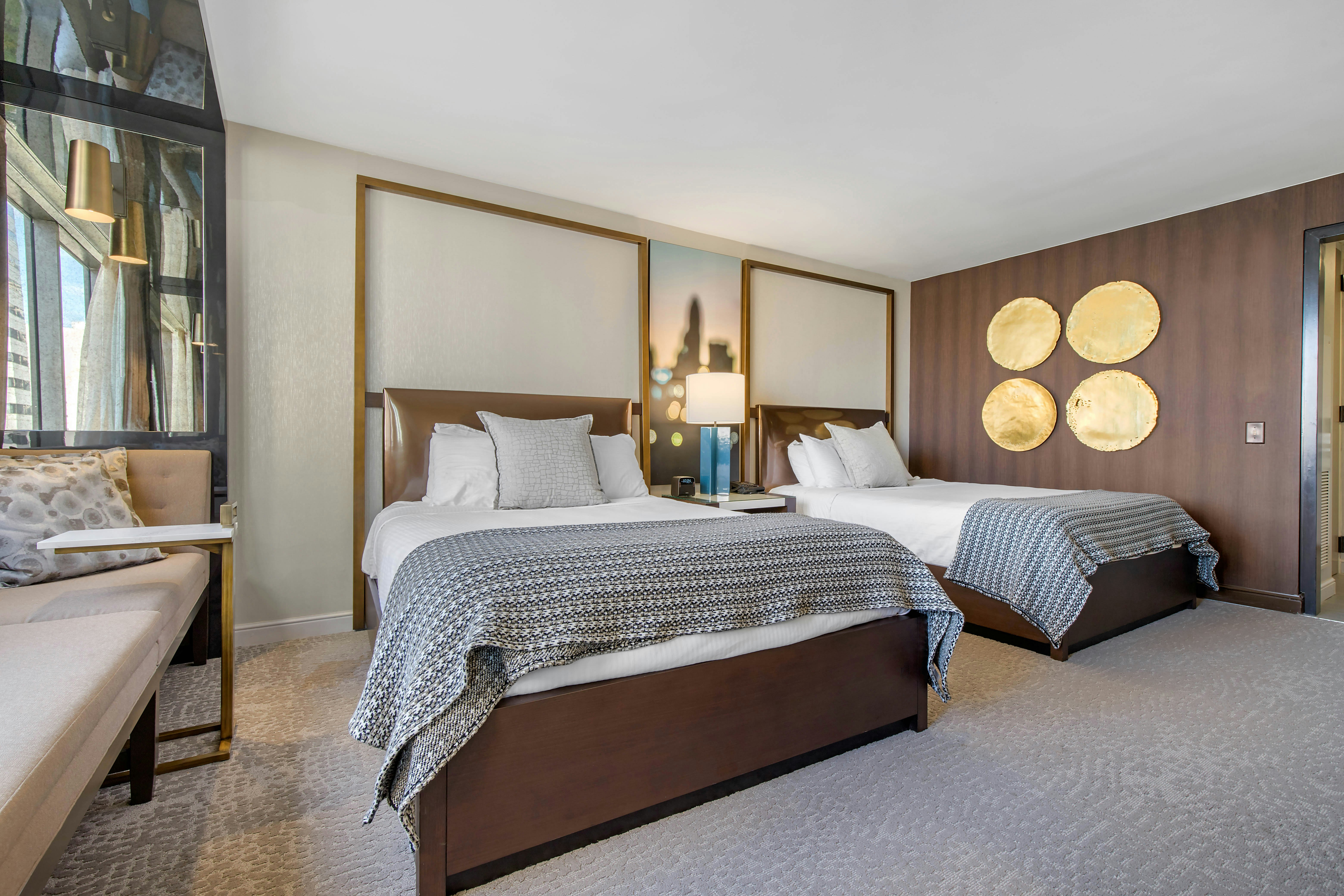 Omni Charlotte Hotel 24/70