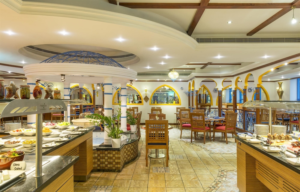 restaurant cafeteria