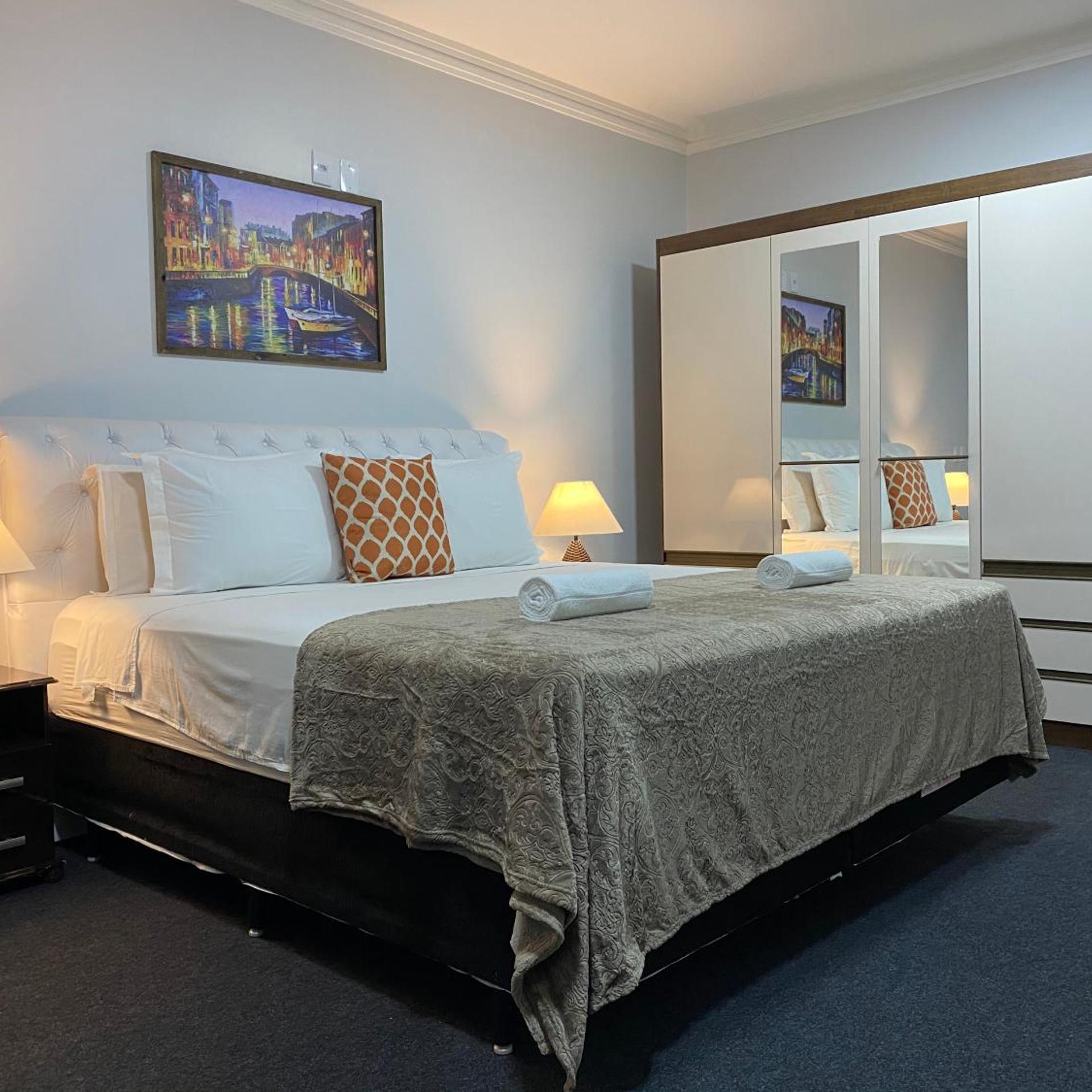 Quarto Luxo Silver 2/14