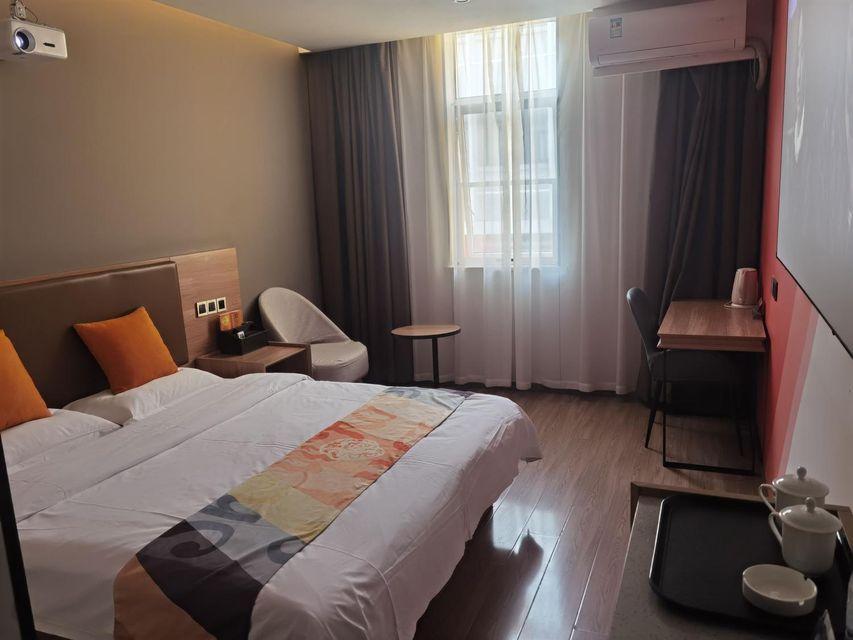 FEATURE, DOUBLE BED