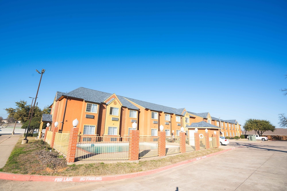 Regency Inn & Suites DFW 3/36