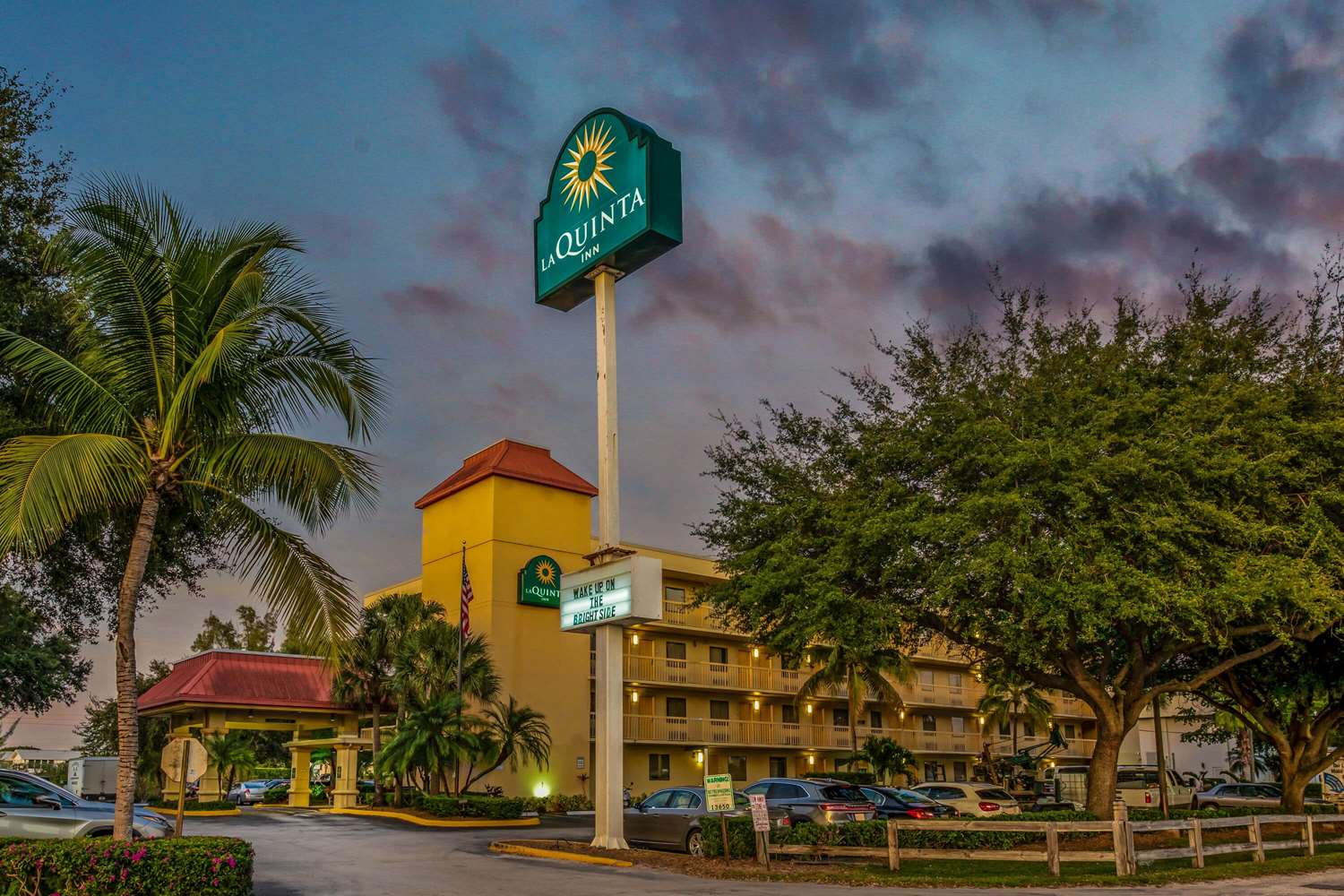 La Quinta Inn by Wyndham West Palm Beach - Florida Turnpike 3/36