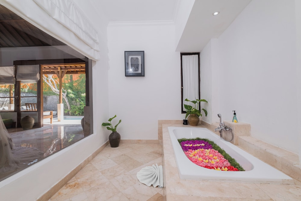 Alam Bidadari Seminyak Villas And Spa 32/50