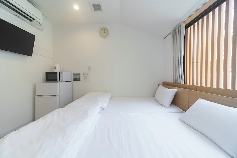 DELUXE, TWIN BEDS