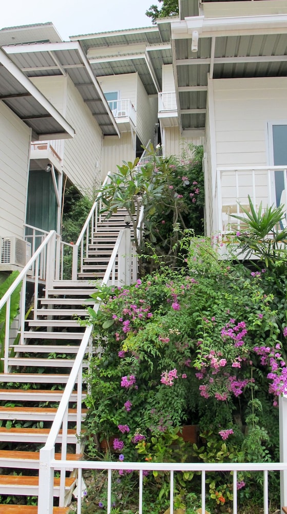 HOTEL UPHILL COTTAGE 26/30