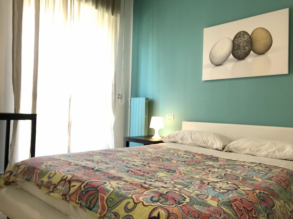 ECONOMY, DOUBLE BED, SHARED BATHROOM