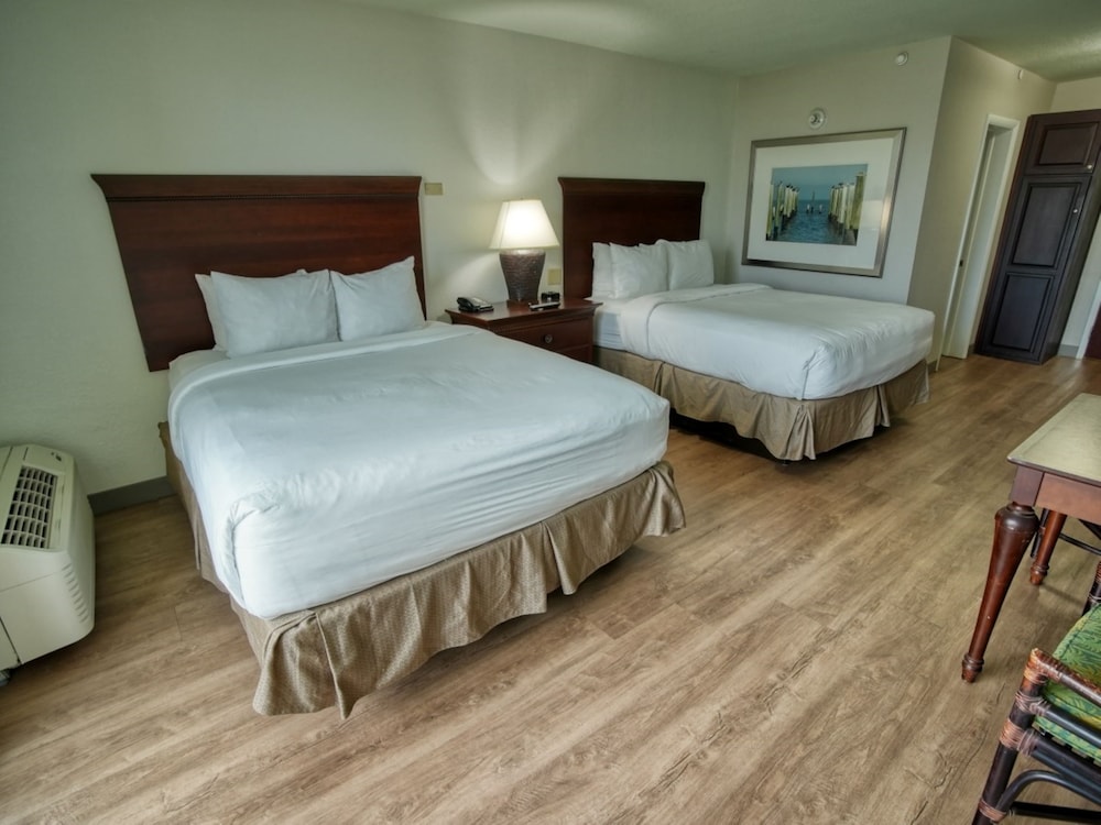Treasure Bay Hotel and Marina 24/63
