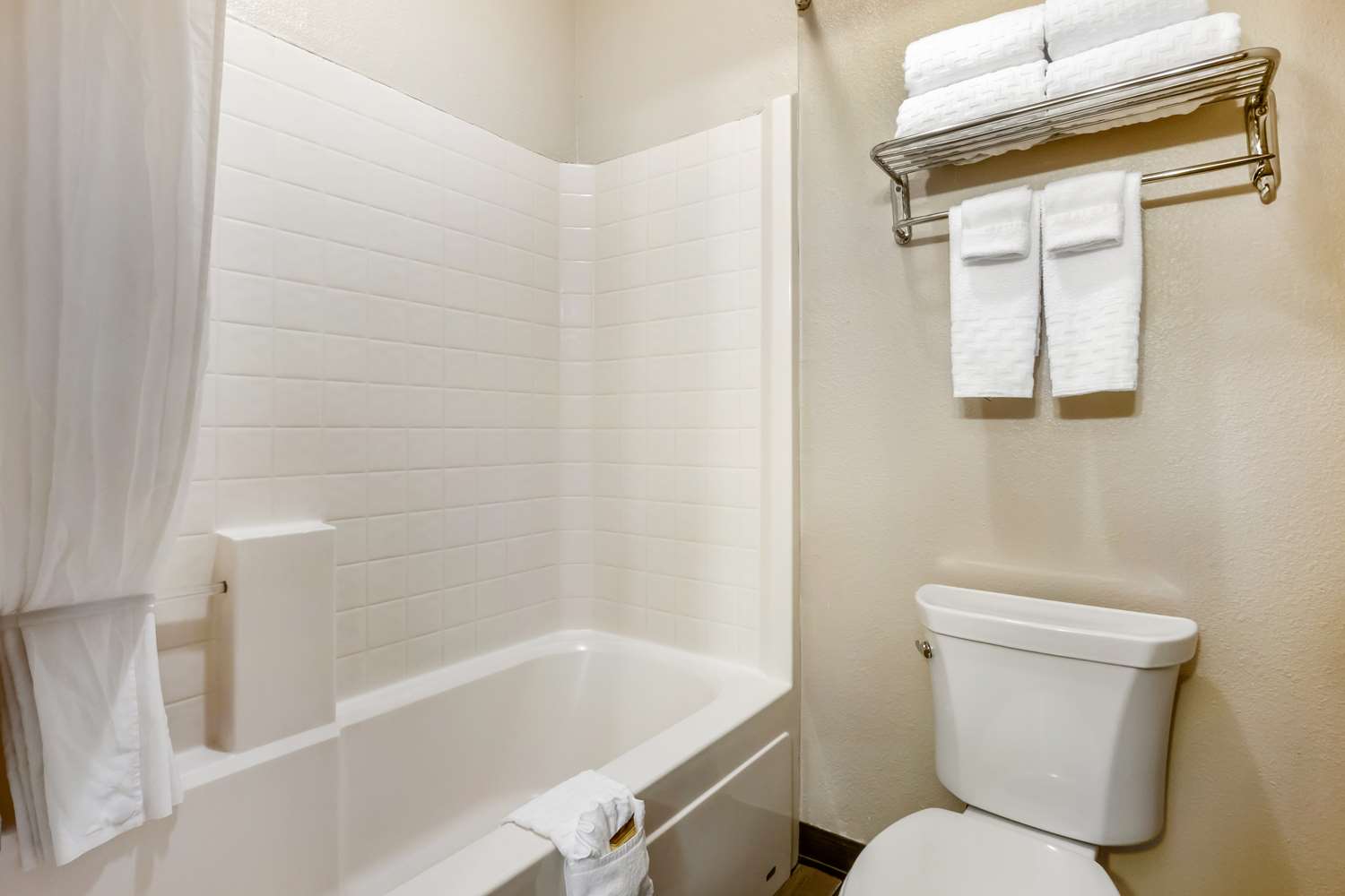 Best Western Plus Yakima Hotel 56/61