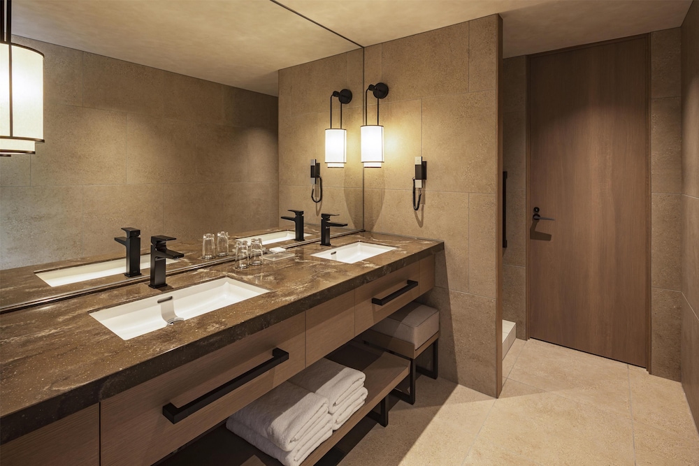 GRAND HYATT FUKUOKA 65/66