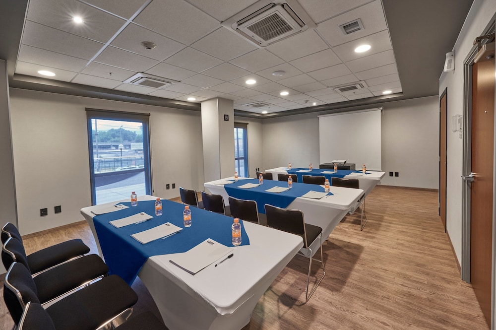 City Express Plus by Marriott Cali Colombia 57/66