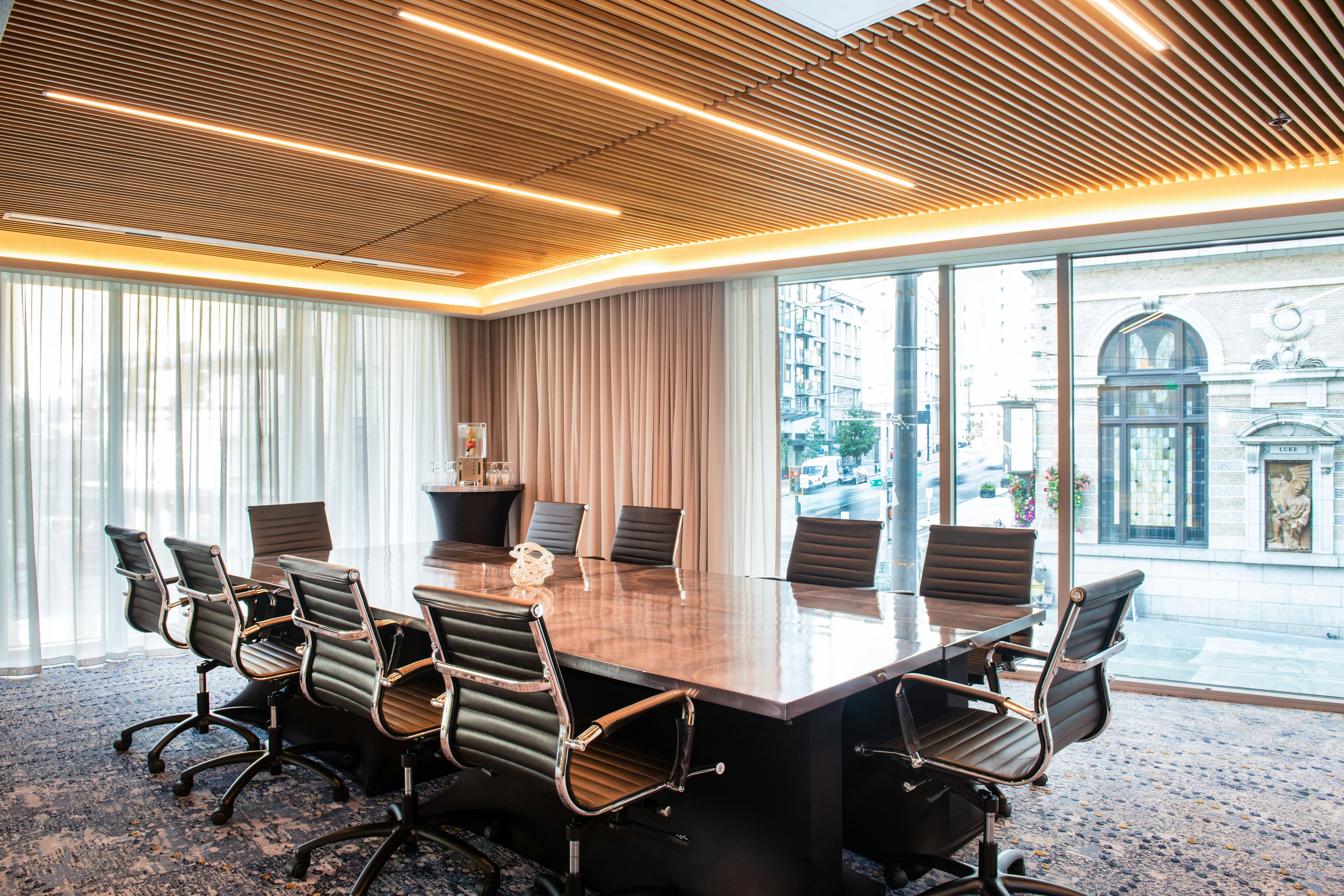 The Charter Hotel Seattle Curio Collection by Hilton 71/81