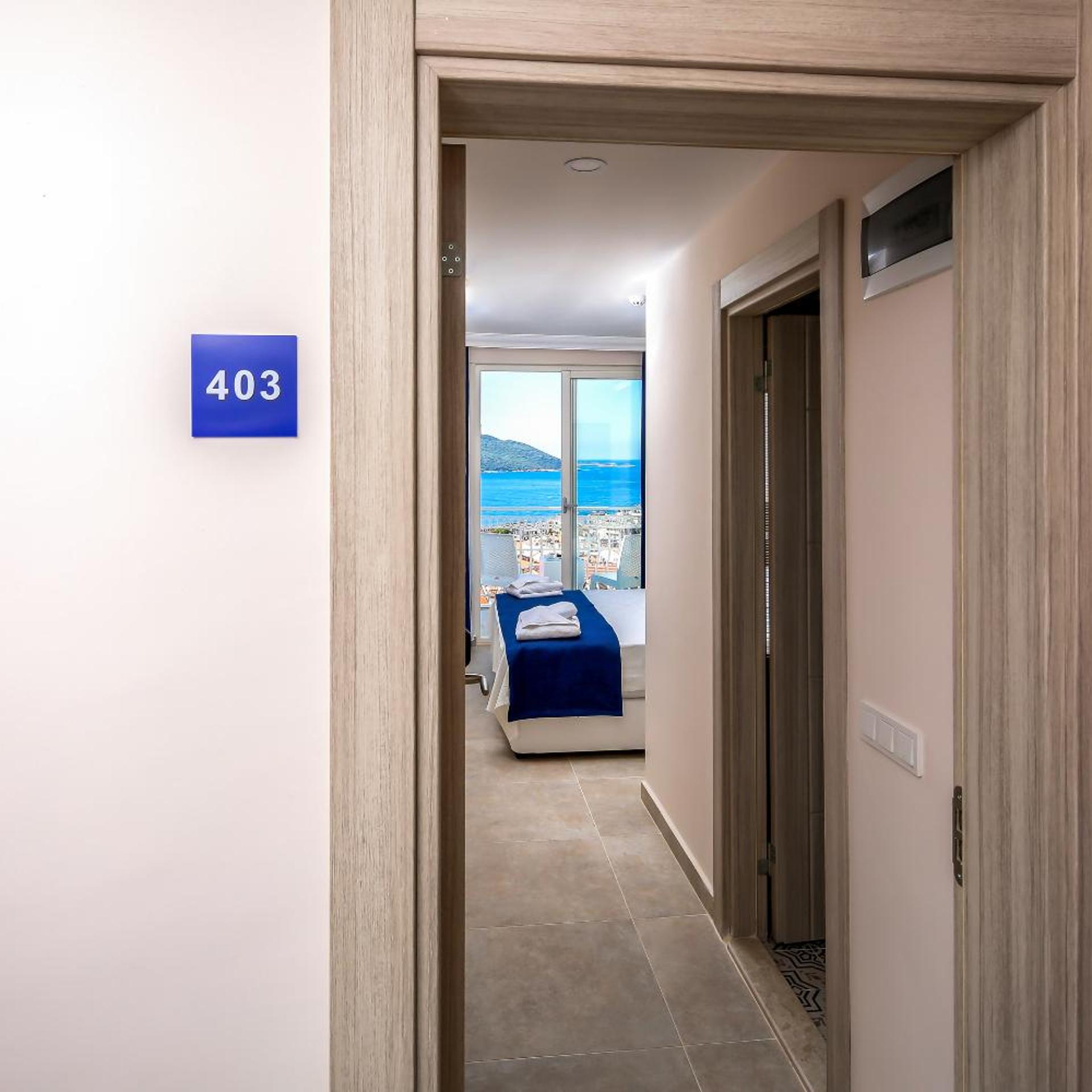 Oreo Hotel 52/74