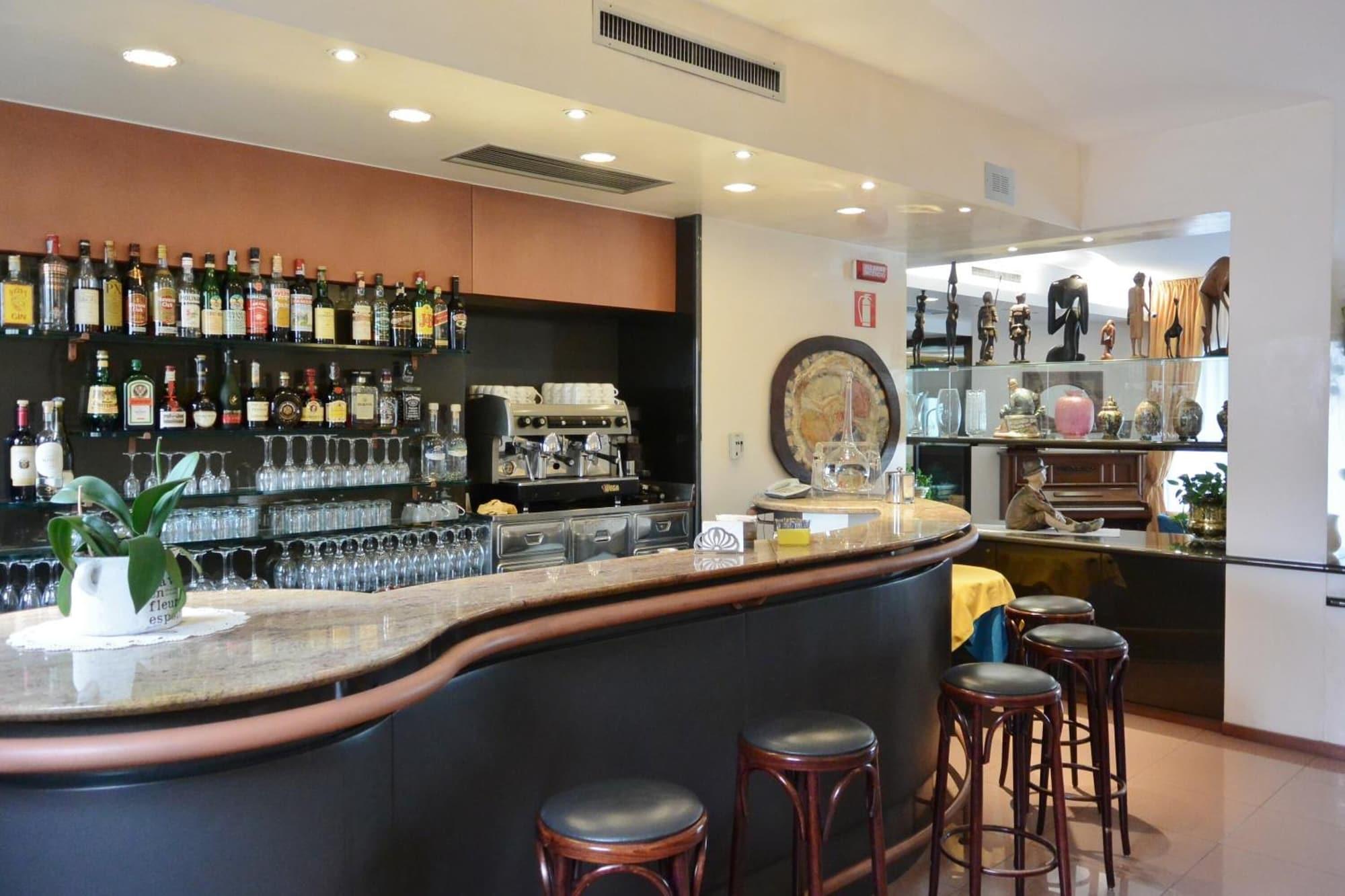 Hotel Melas 36/50