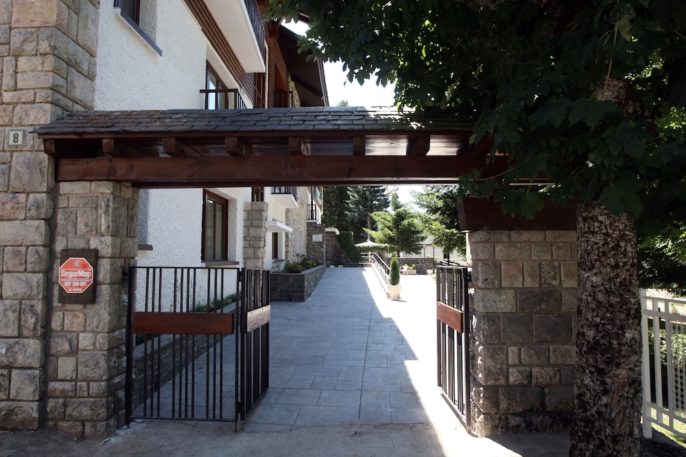 Hotel & Spa Real Villa Anayet 65/66