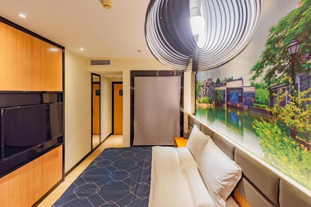 Chonpines Hotel (Guangzhou Rongchuang Wenlvcheng) 25/56