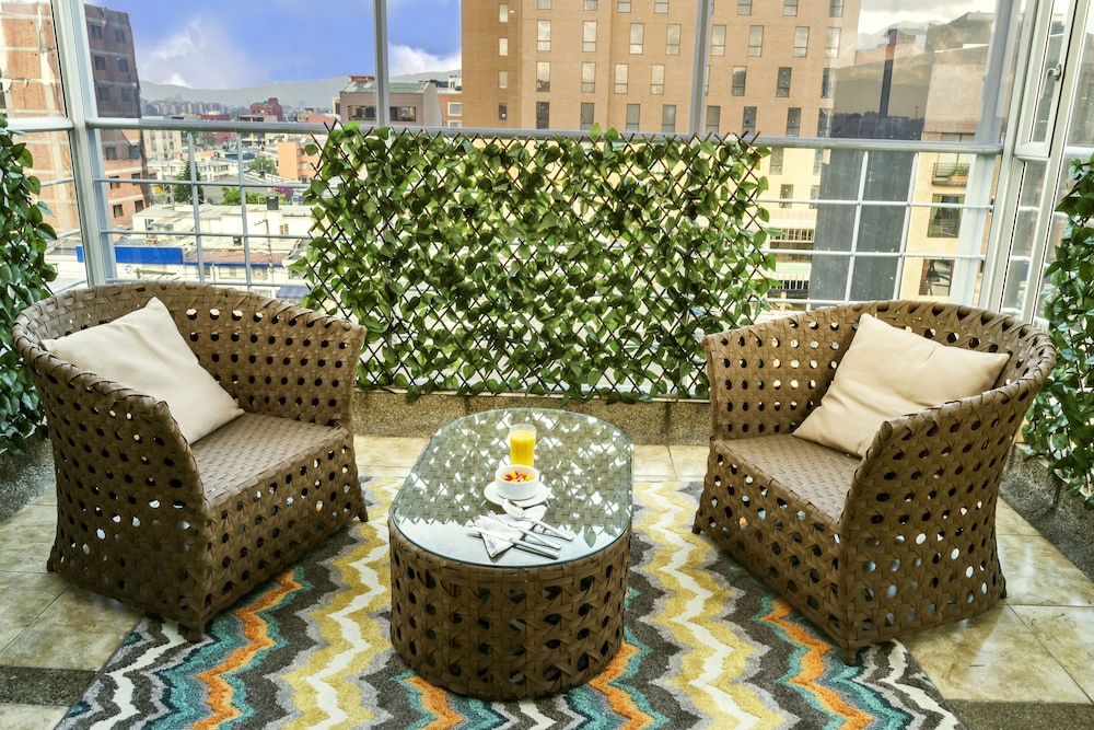 Regency Suites Hotel Boutique 24/53