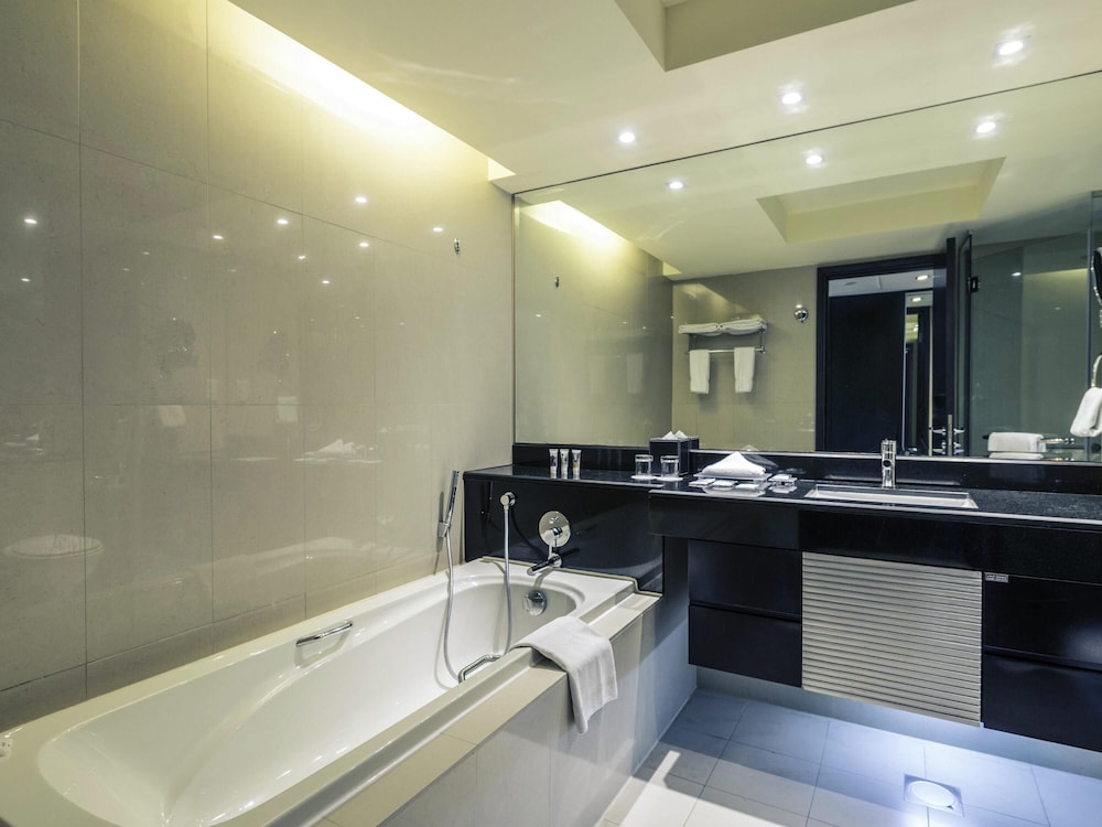 غرفة عائلية بسرير مزدوج مع أريكة، Mercure Gold Hotel Jumeirah By Accor 6/9