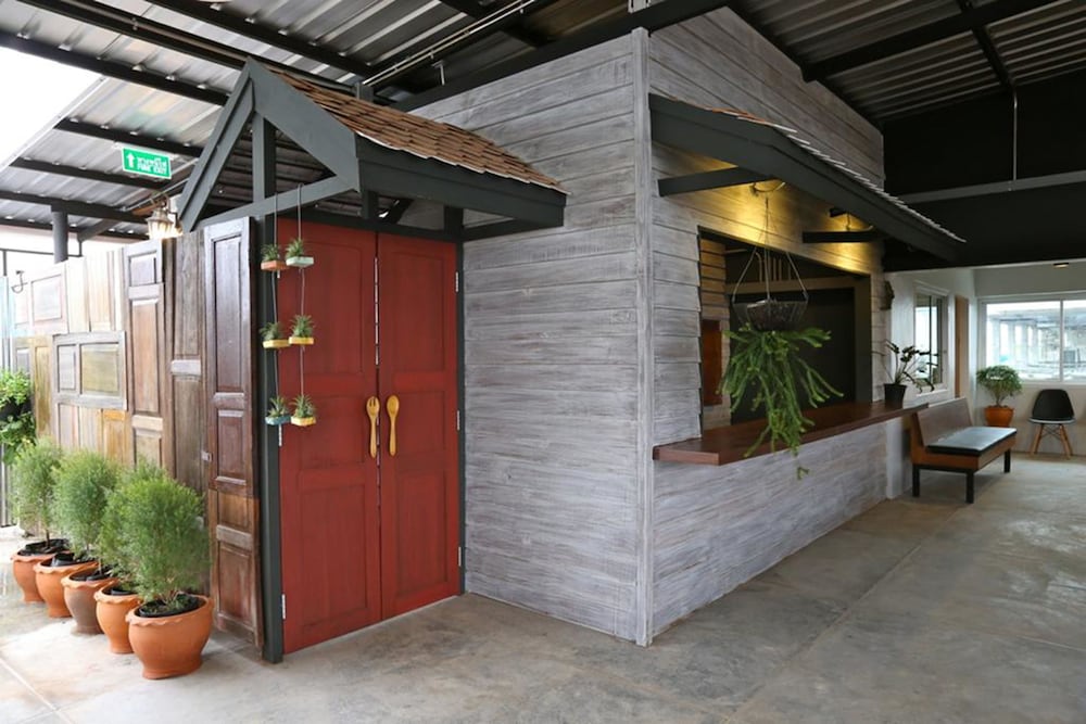 The Plug hotel at i-Biz Avenue (SHA Plus+) 3/50