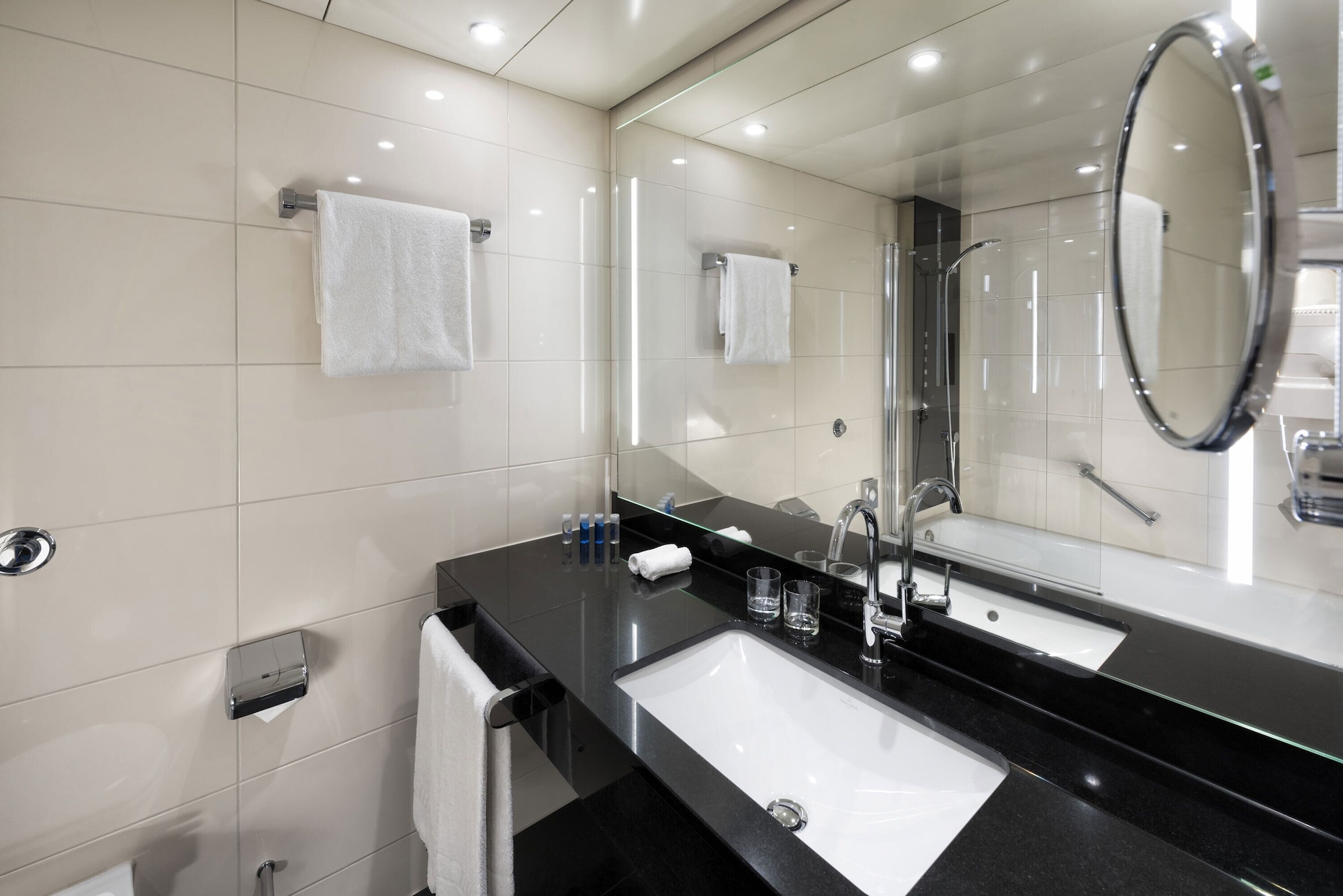 غرفة كلاسيكية بسريرين منفصلين، Maritim Hotel Wurzburg 3/3
