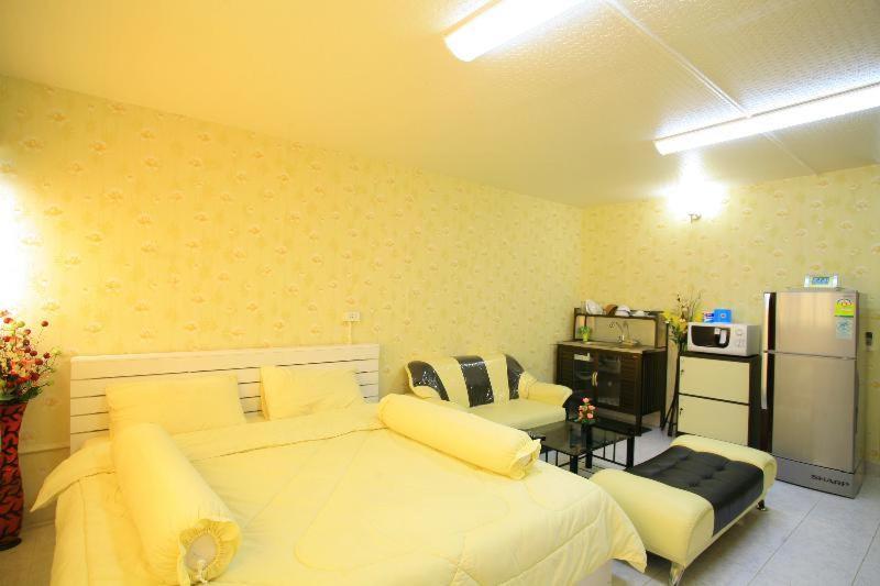Deluxe At Popular Condo 17/34