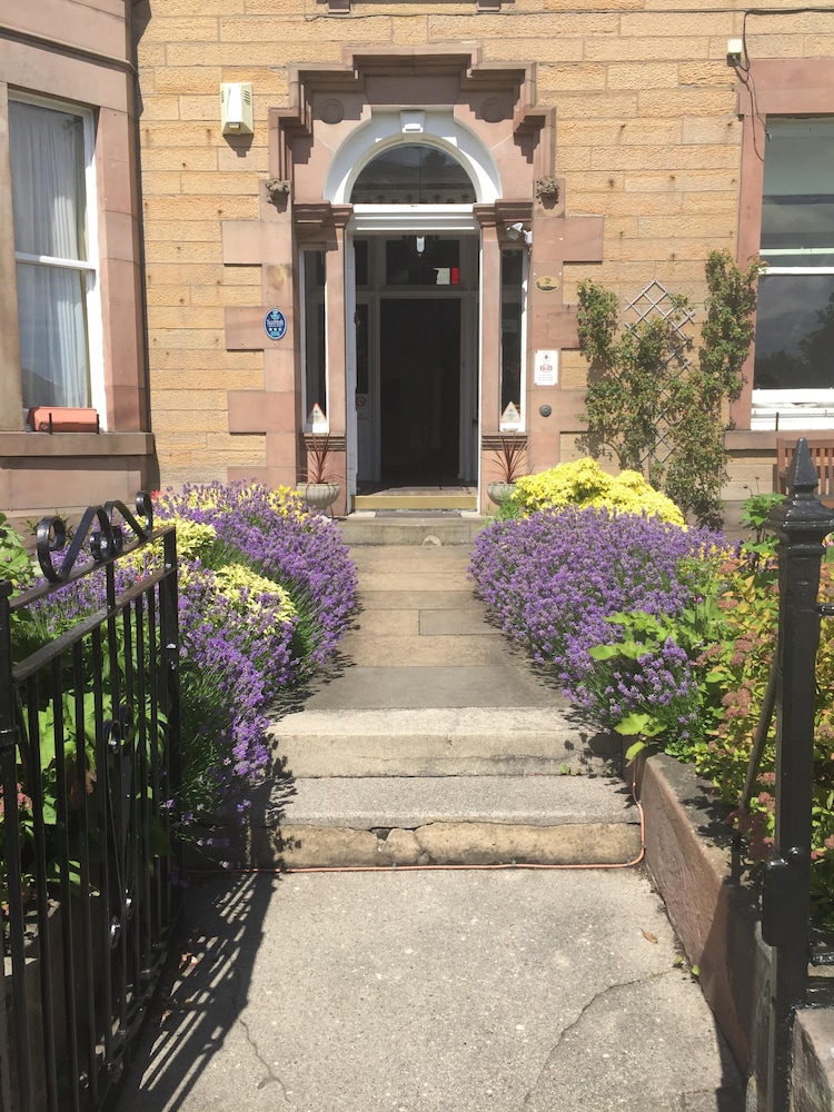 Dorstan Guest House 67/72