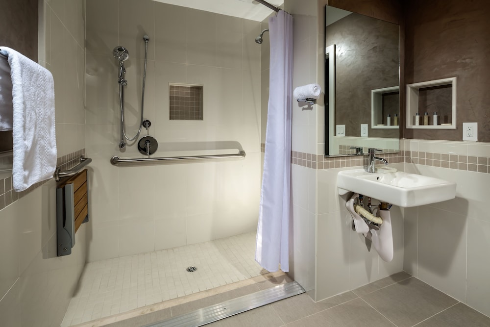 Aventura Hotel 31/33