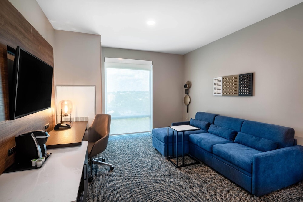 La Quinta Inn Suites By Wyndham Nashville Downtown Stadium 36/52